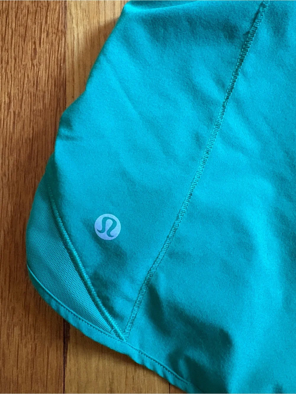 lululemon athletica 4in Hotty Hot green shorts